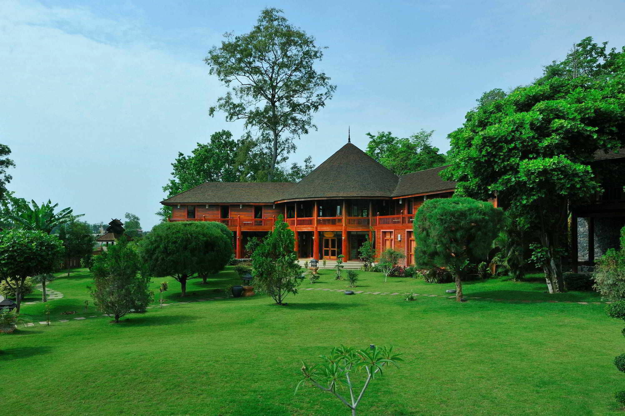 Pristine Lotus Resort Nyaung Shwe Exterior photo